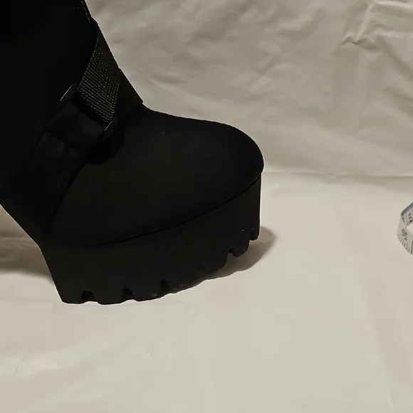 Chic Black Lace-Up Women's Boots - Picture 6 of 10